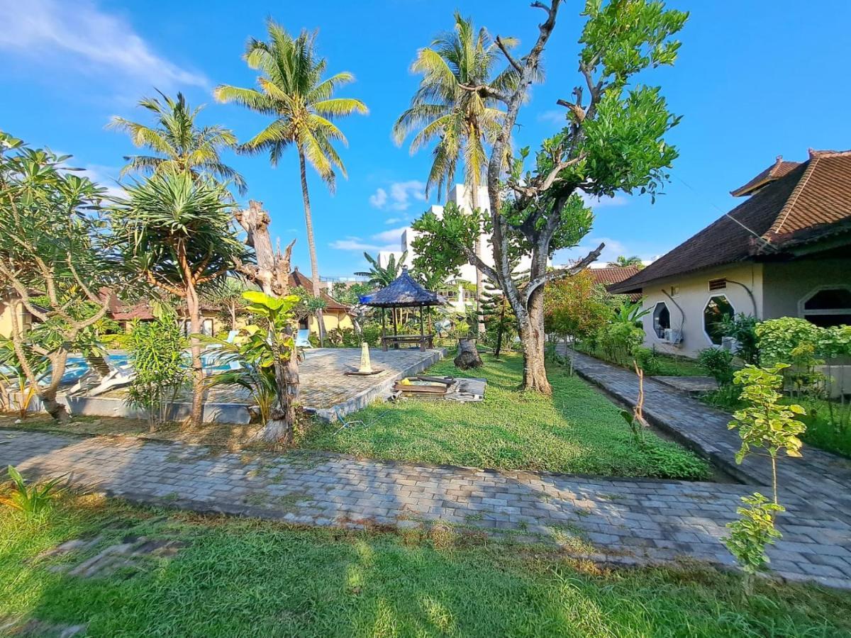 Surfers Beachfront Lombok Hotell Kuta  Exteriör bild